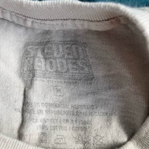 Steven Rhodes Graphic Tee with Retro Design - Picture 4 of 4